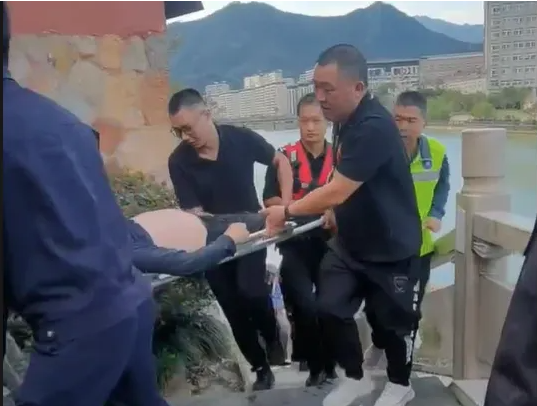 見義勇為丨“緊急沖鋒”顯身手，一名退伍老兵的信念